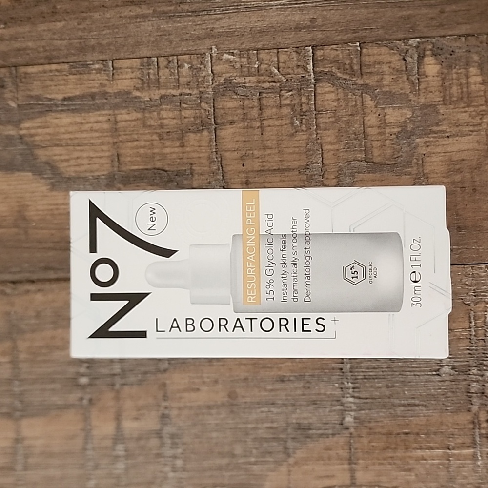 No7 Laboratories Resurfacing Peel with 15% Glycolic Acid